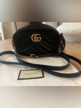 Gucci GG Marmont Shoulder Bag in Black